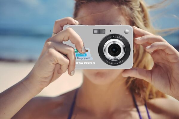 Digital Camera Mini Pocket Camera 18MP 2.7 Inch LCD Screen 8x Zoom Smile Capture Anti-Shake with Battery